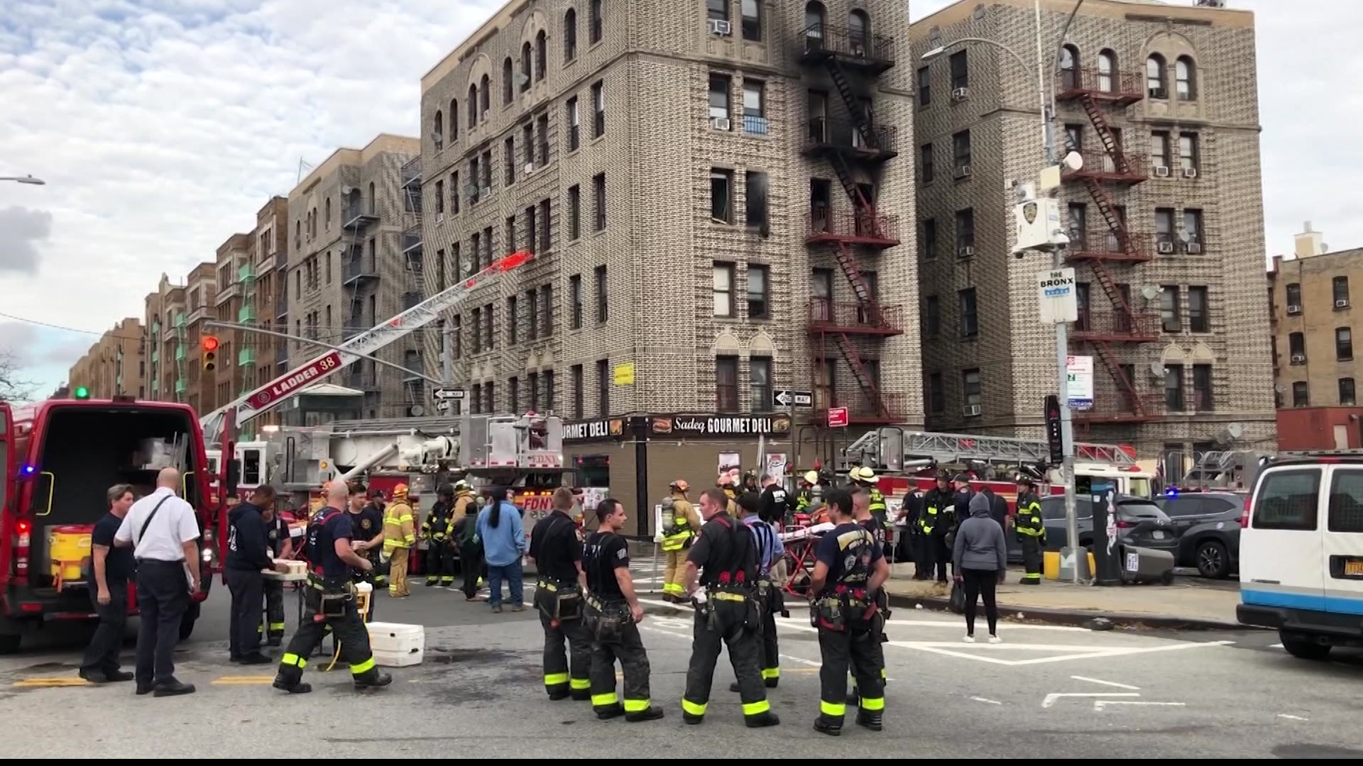 News 12 | Bronx | Fdny At Least 11 Injured In Two Alarm Fire At Fordham ...