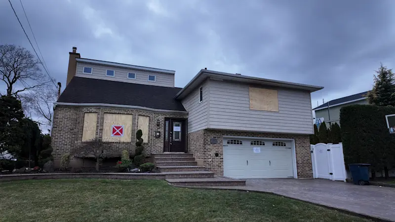 Story image: 3 firefighters injured battling blaze at North Bellmore home