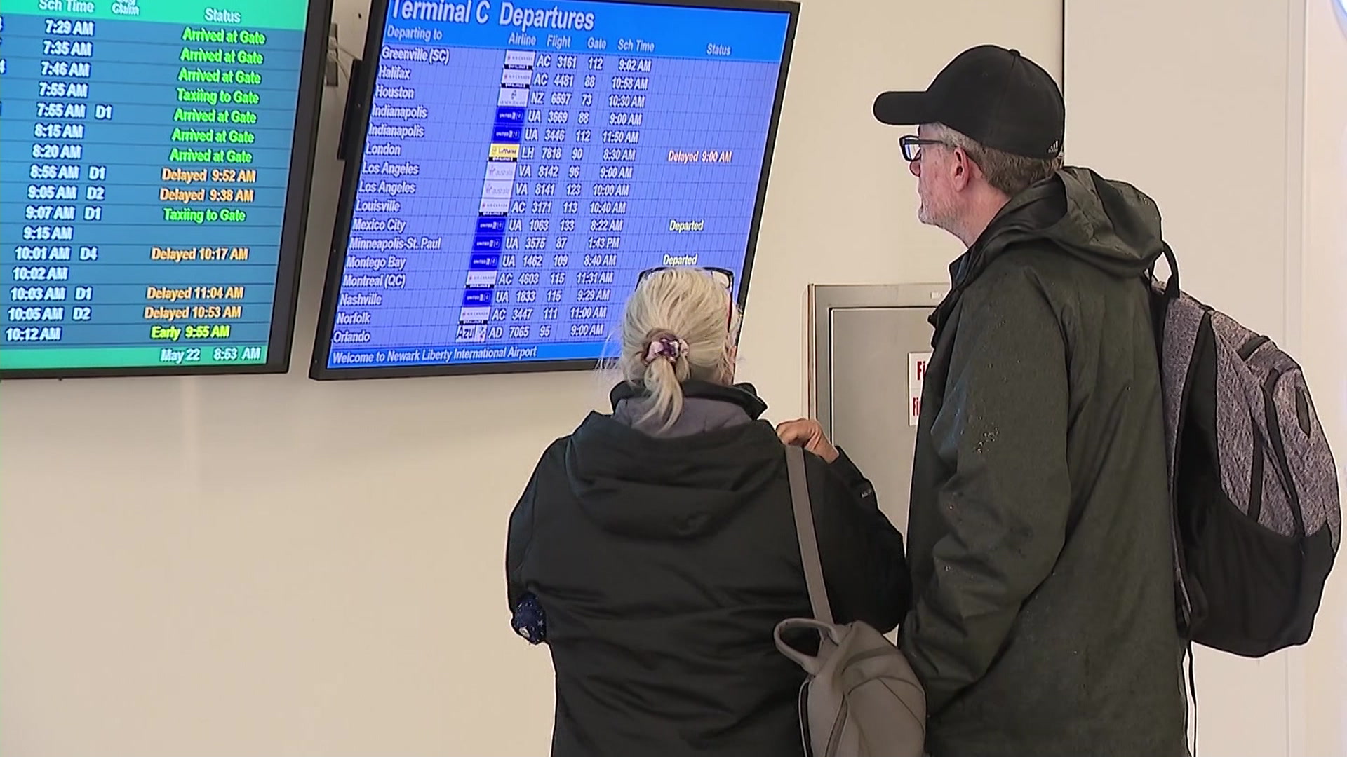 Monitoring the holiday travel at Newark Liberty International Airport
