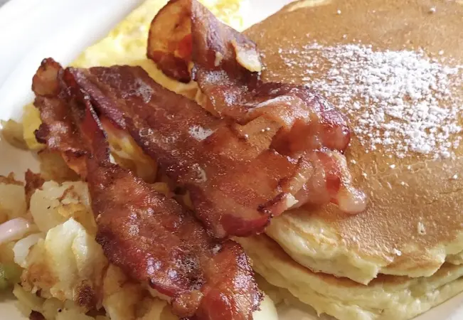 Story image: Spirit of Giving: Paramount diner hosts free breakfast as a thank you to customers