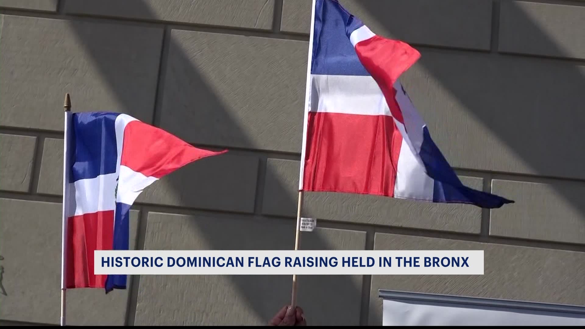 Bronx Borough Hall raises Dominican Flag ahead of Dominican