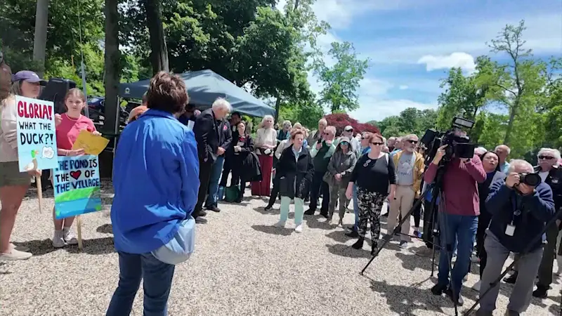 Story image: Residents demand solution to yearlong dispute over Stony Brook road, Grist Mill Pond repairs