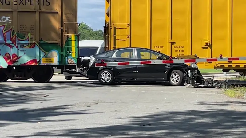 Story image: Police: Driver tried to 'beat the train' Tuesday in Blauvelt