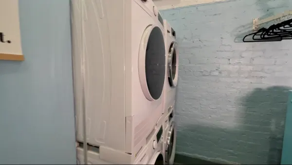 Longwood elementary school opens new free laundry room for families