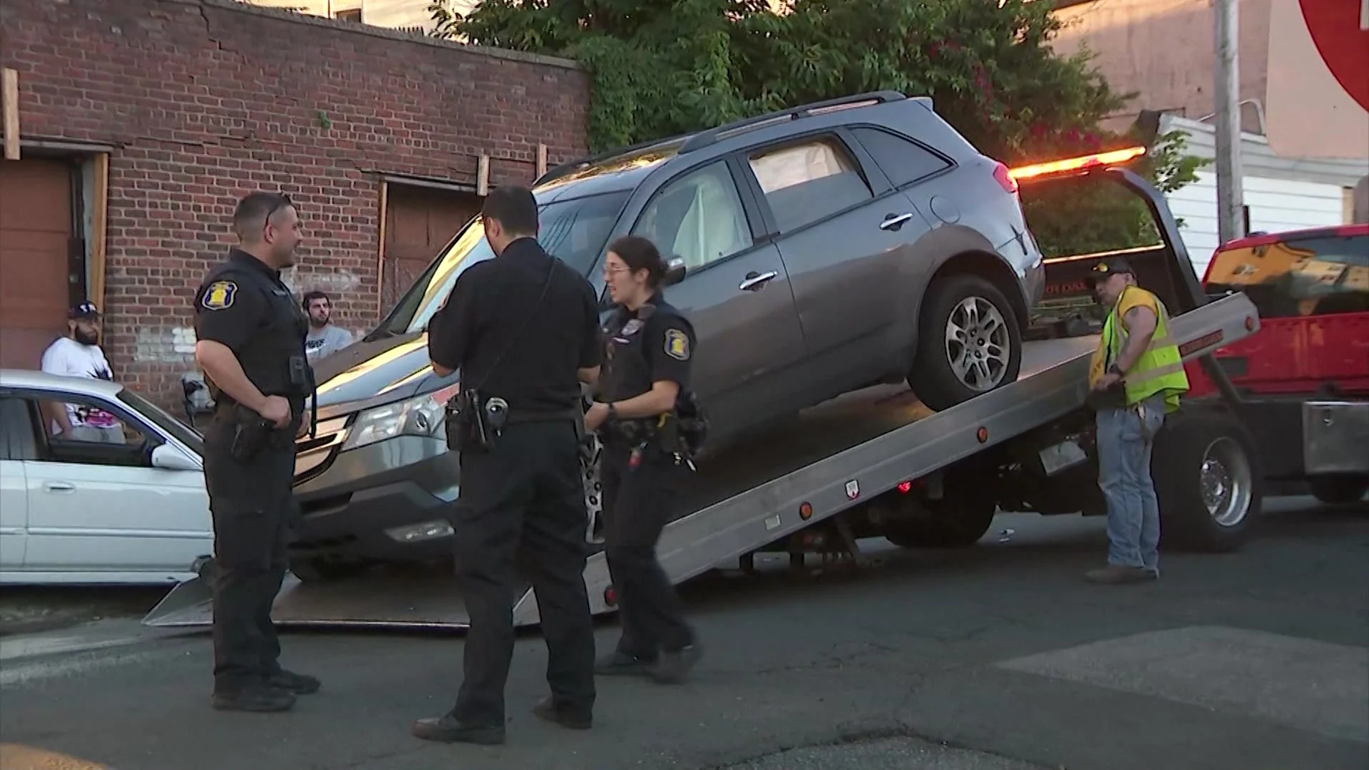 Yonkers police: 2 men injured in suspected DWI crash; driver taken into custody