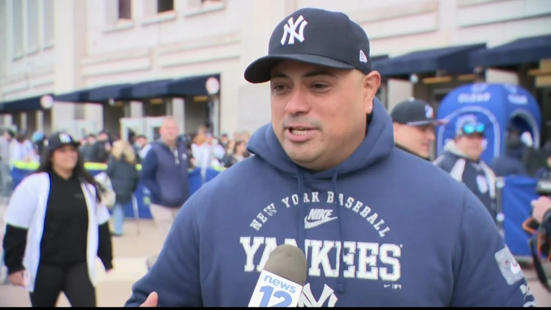 Story image: Yankees fans react to earthquake rumbles during Opening Day celebrations
