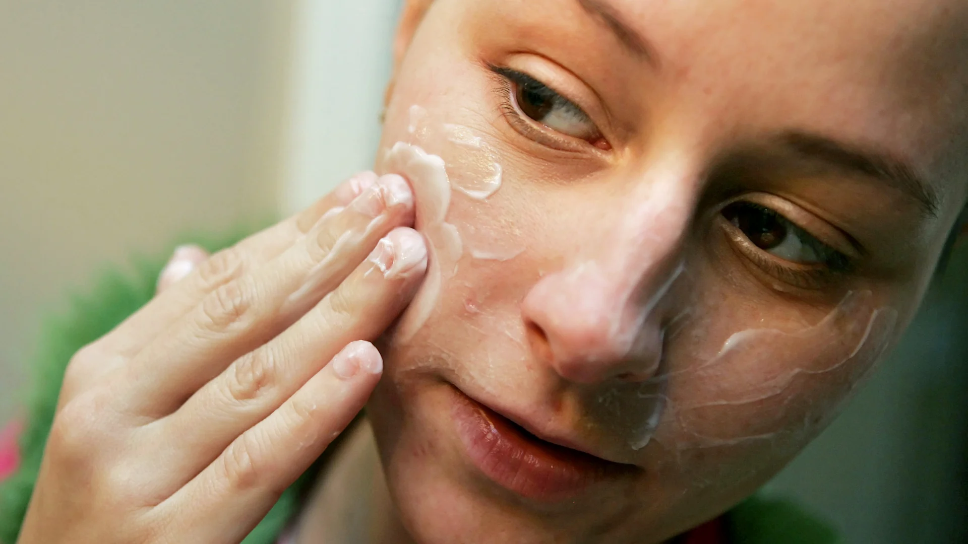 Tips for Keeping Your Skin Healthy During Winter Months Tips for Keeping Your Skin Healthy During Winter Months