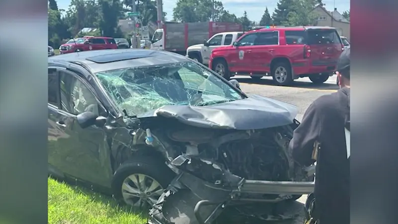 Story image: Police: Mother and child among 5 injured in Nassau County crash