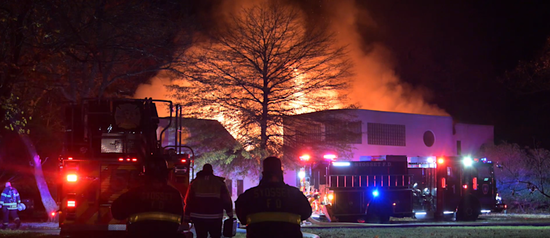 Story image: Laurel Hollow home partially collapses in early morning 2-alarm fire