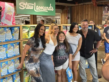 D’Amelio family celebrates new popcorn launch at Stew Leonard’s