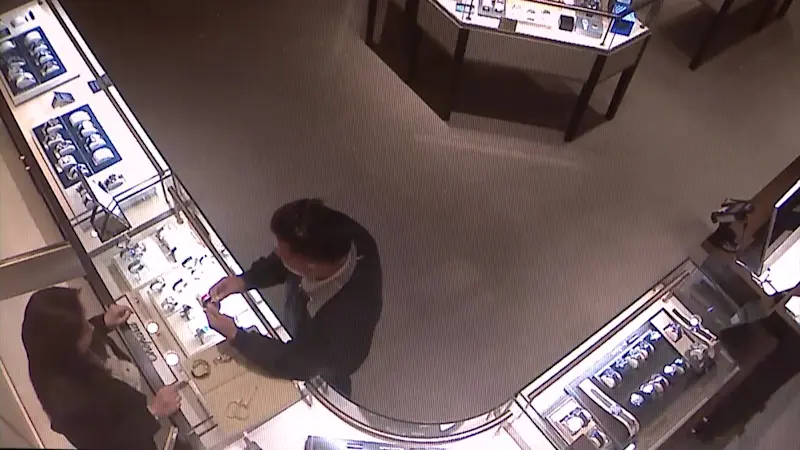 Story image: International jewel thief caught by Nassau detectives sentenced