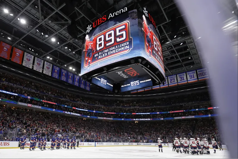 ADovechkinBeatsWGretzkysGoalsGameEBillBoard.PNG