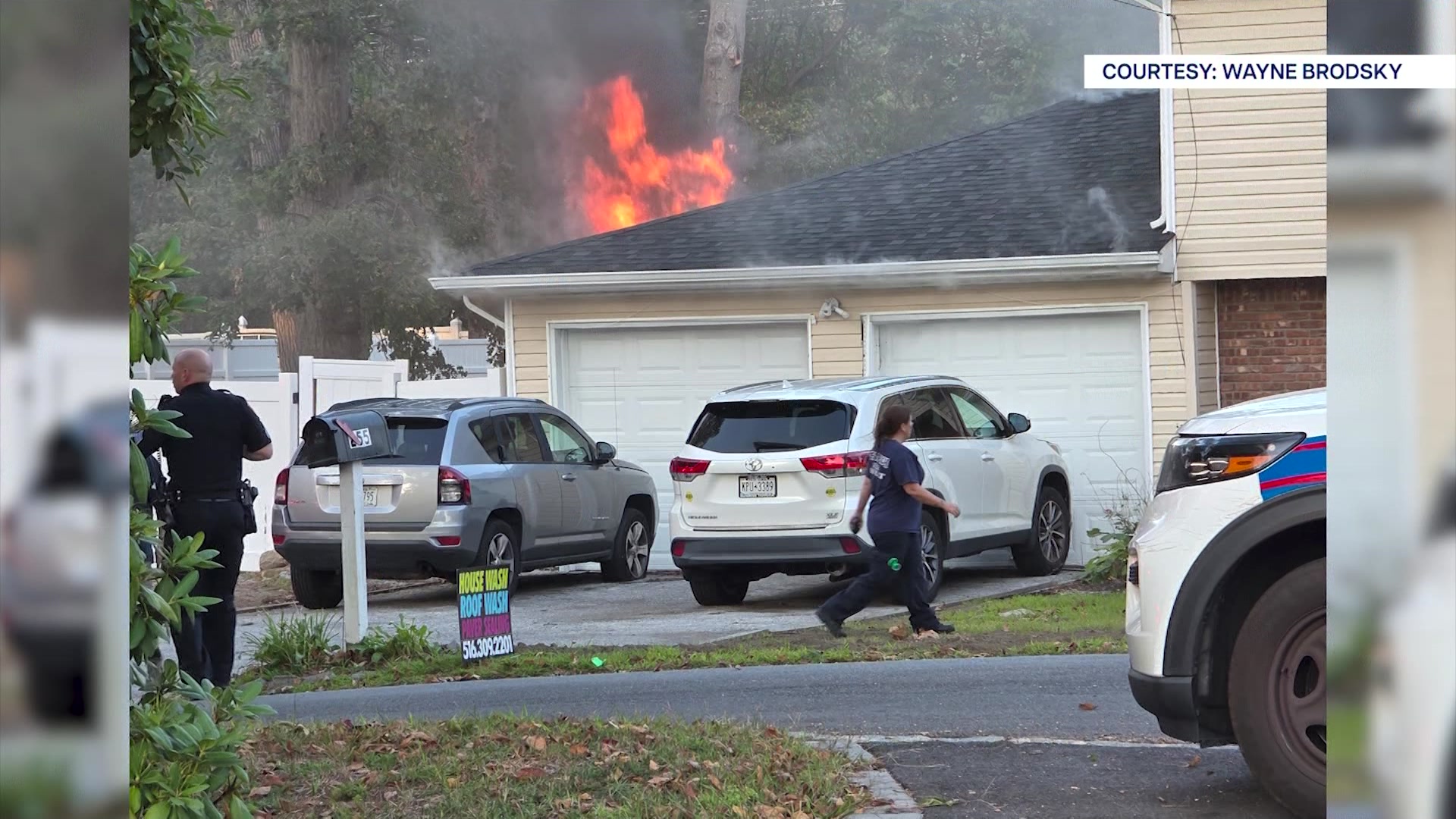News 12 | Long Island | 6 Departments Battle House Fire In Ronkonkoma