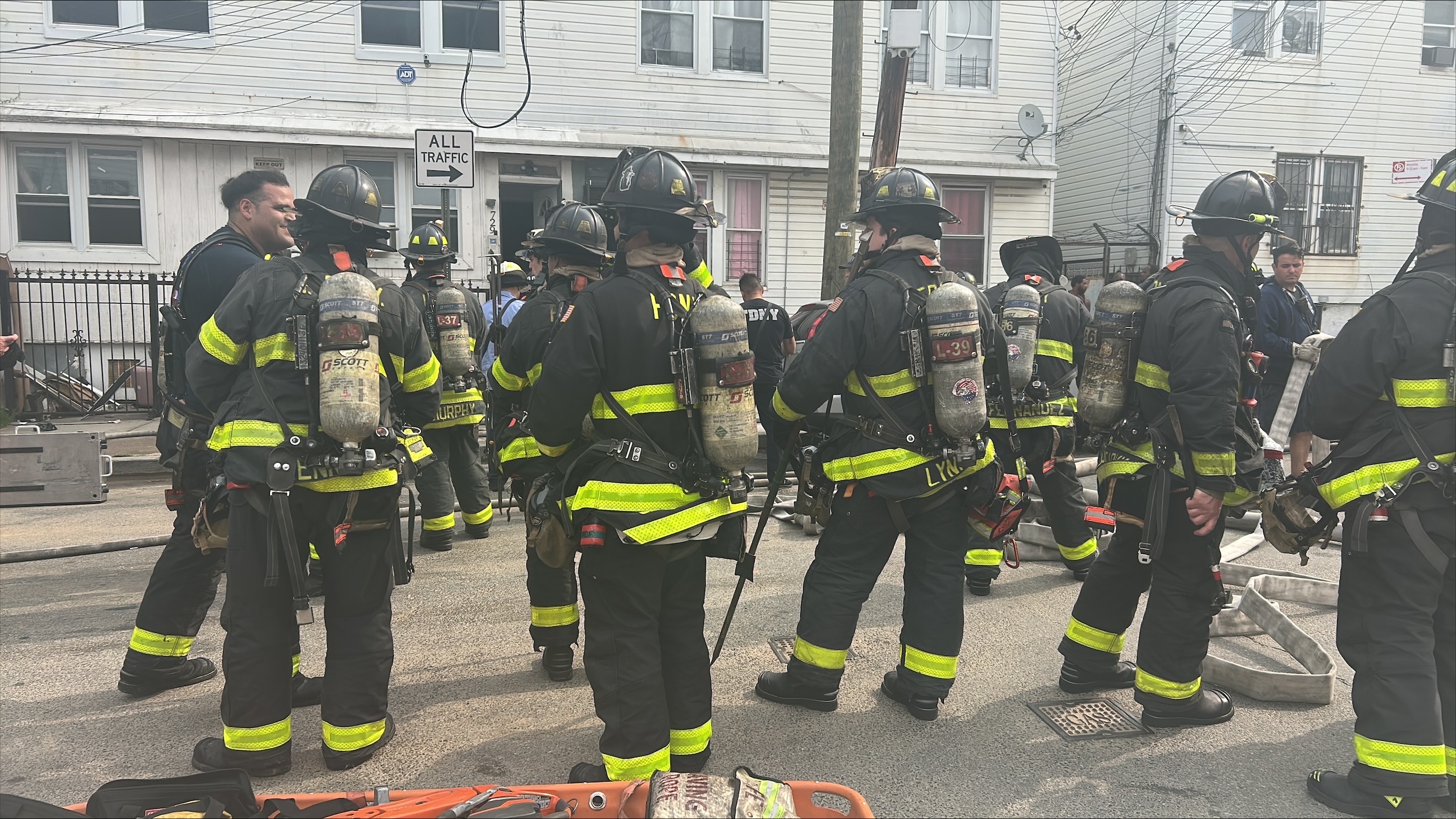 News 12 | Bronx | 5 Injured In Fire At 3 Story Building In The Bronx