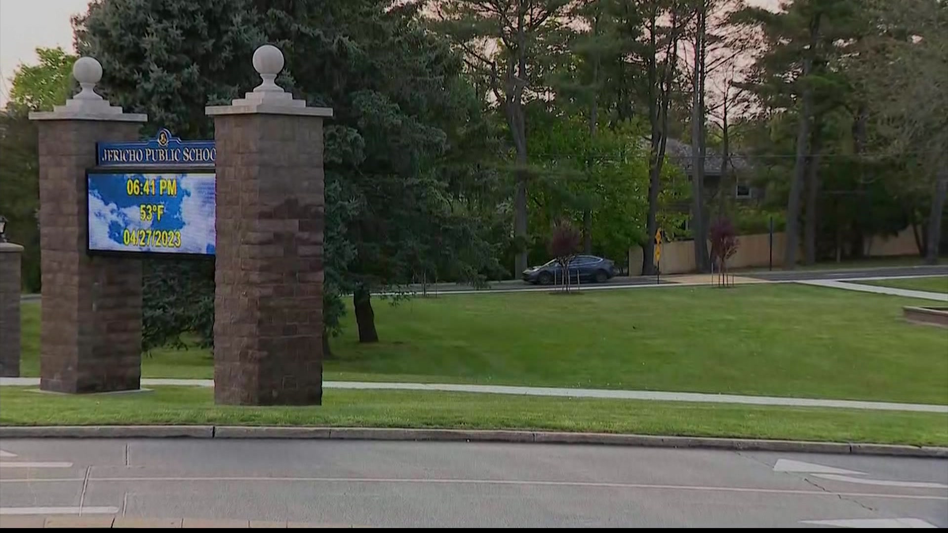 Exclusive: Jericho High School junior convinces district to have 'snow day'  in May