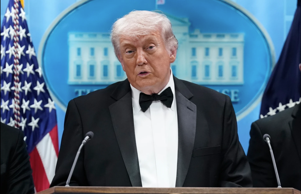 APTrumpEvacCorrespondentsDinnerSG003