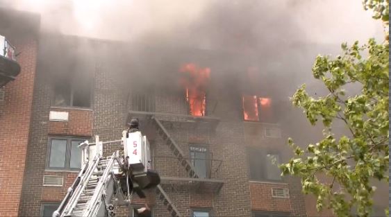 News 12 | Bronx | Fdny 2 Firefighters Injured At Soundview Apartment Fire