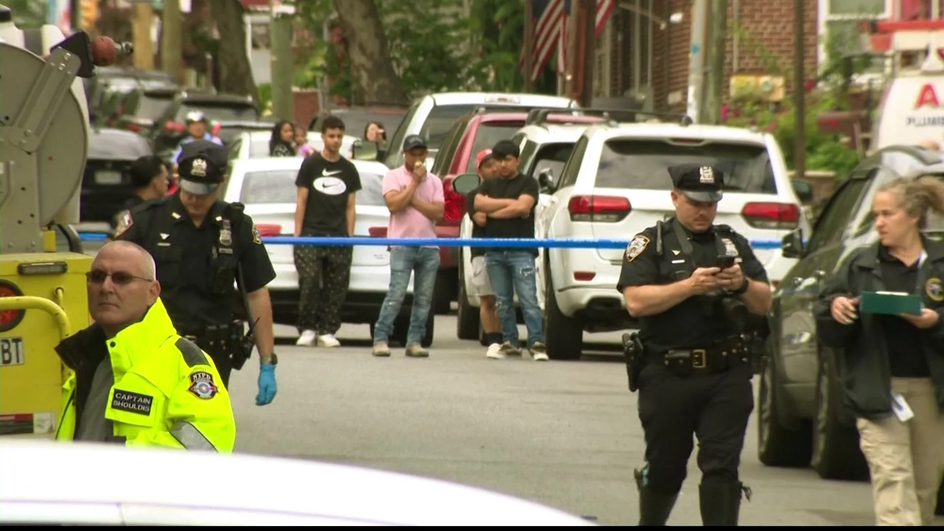 Officials: Man struck and killed by DOT truck in Bay Ridge