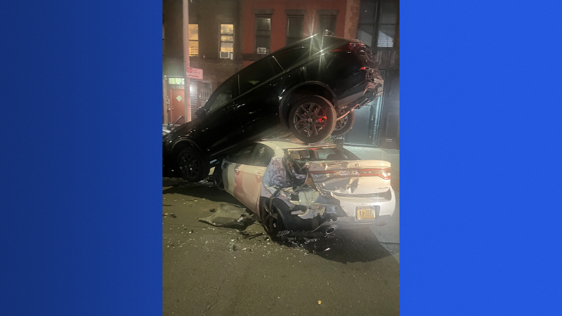 Story image: Dramatic Park Slope crash leaves multiple parked cars damaged