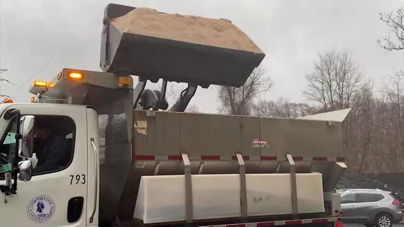 Story image: Crews around Hudson Valley prepare for wintry weather 