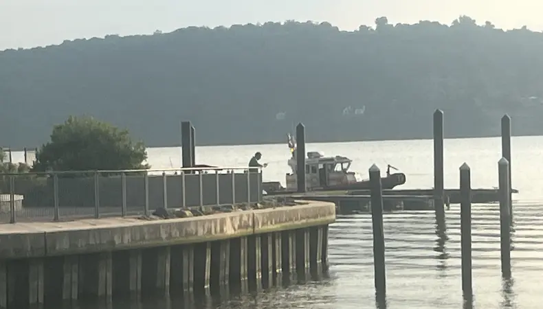 Story image: Dobbs Ferry officials: Rescuers search for missing ‘swimmer in distress’ in Hudson River
