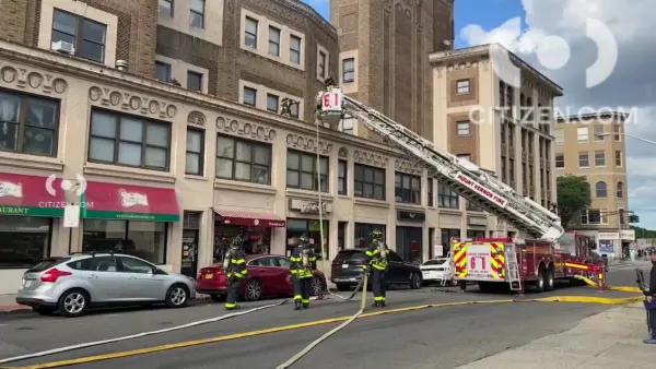 Firefighters quickly extinguish blaze in Mount Vernon building