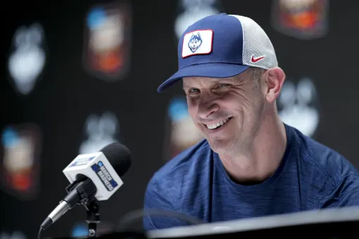 ESPN: UConn coach Dan Hurley to meet with the Lakers