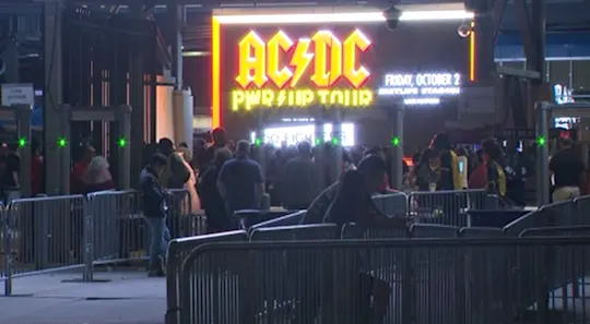 ACDCMetlifeTn