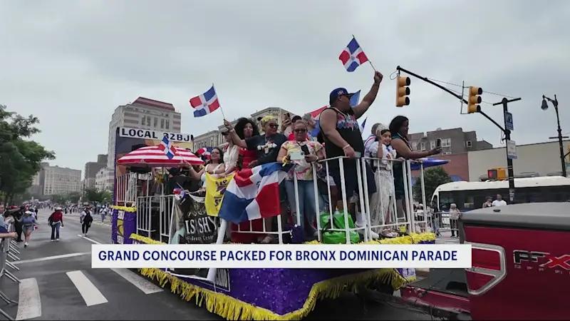 Story image: 35th annual Dominican Parade held on the Grand Concourse