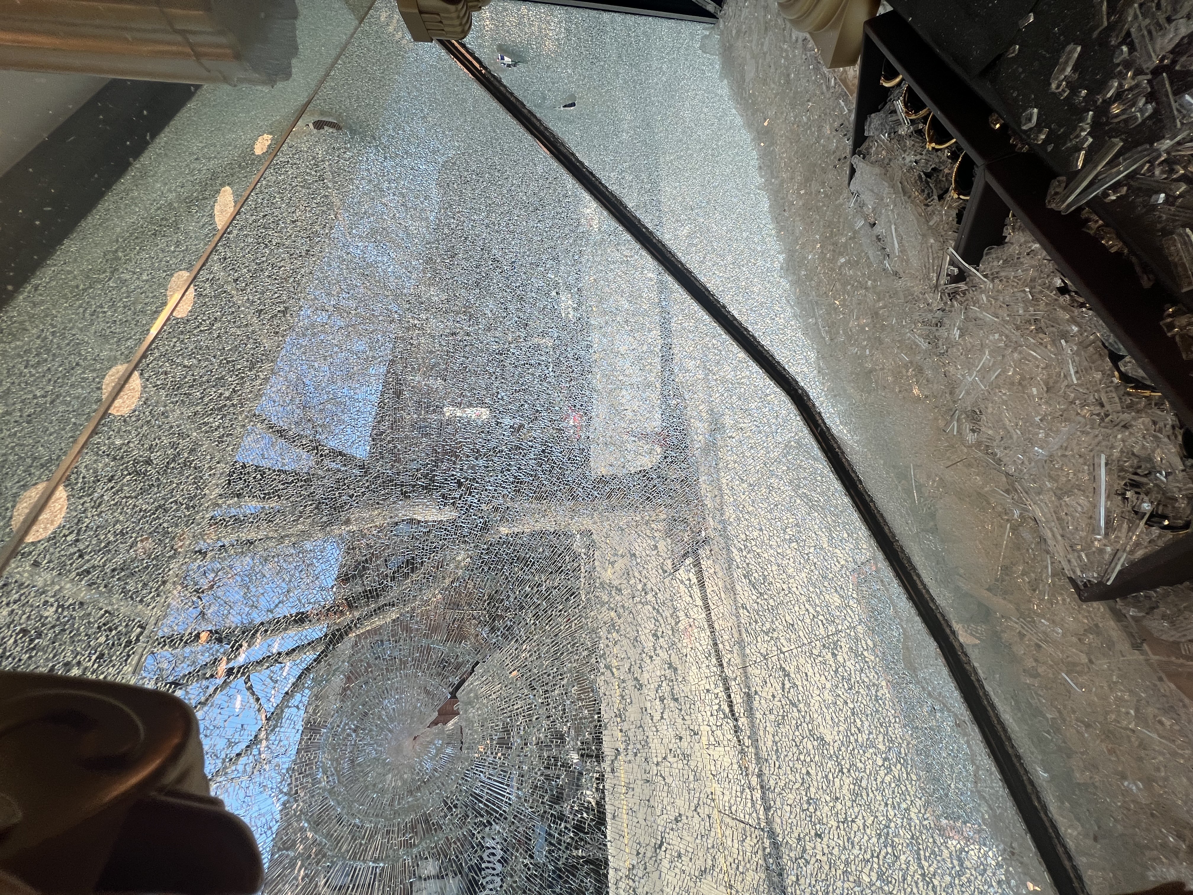 BayRidgeAttemptedStoreTheft003.jpeg