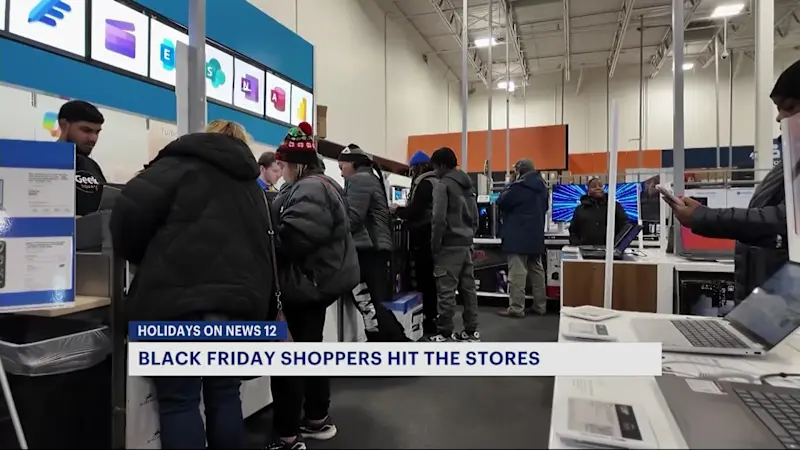 Story image: Brooklyn shoppers flock to stores for Black Friday deals 