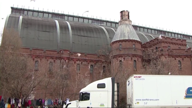 Story image: Union labor agreement in the works for Kingsbridge Armory, Hunts Point Produce Market