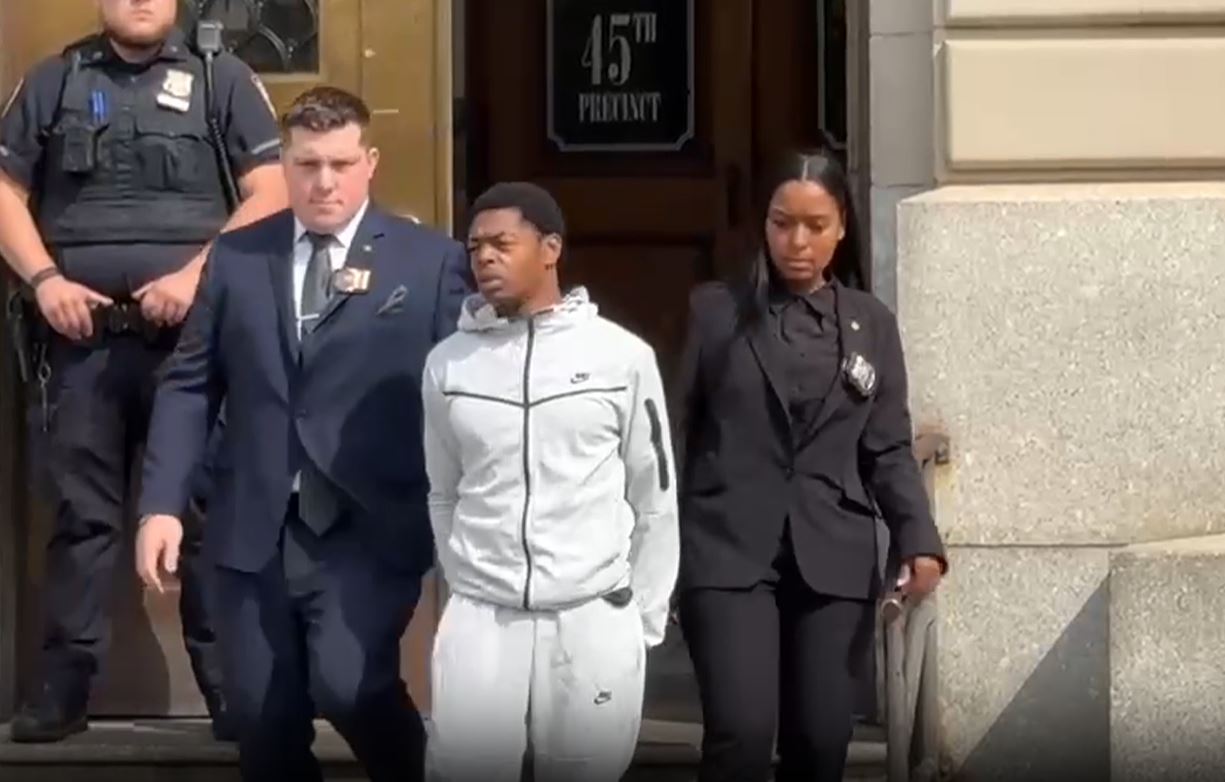 News 12 | Bronx | Suspect Charged In Attack On Nypd Officer Set To Face ...