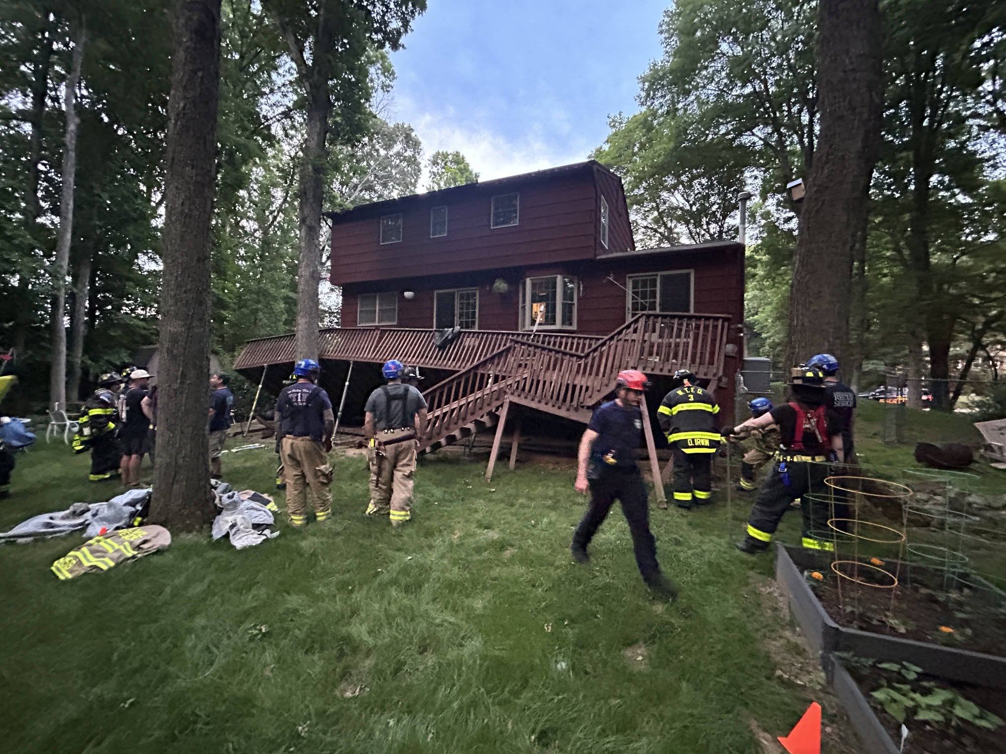 DeckCollapse1.jpg