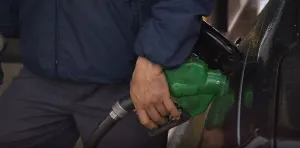 Pump Patrol: Average gas prices in Connecticut drop to $4.40 per gallon