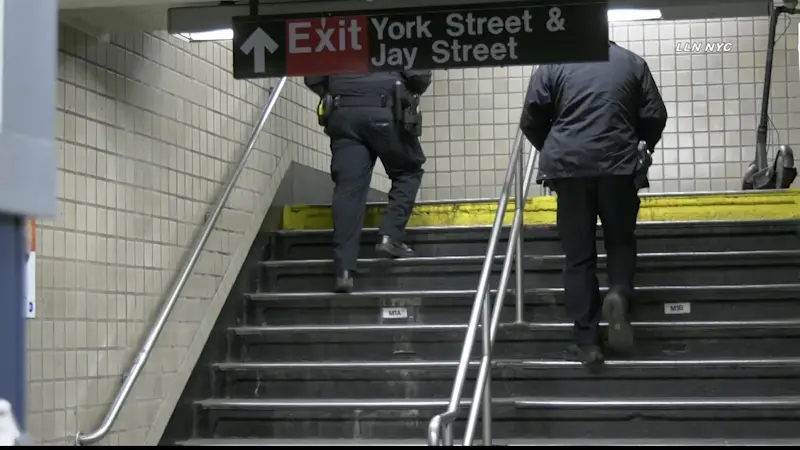 Story image: NYPD: Man’s face slashed at Dumbo subway station