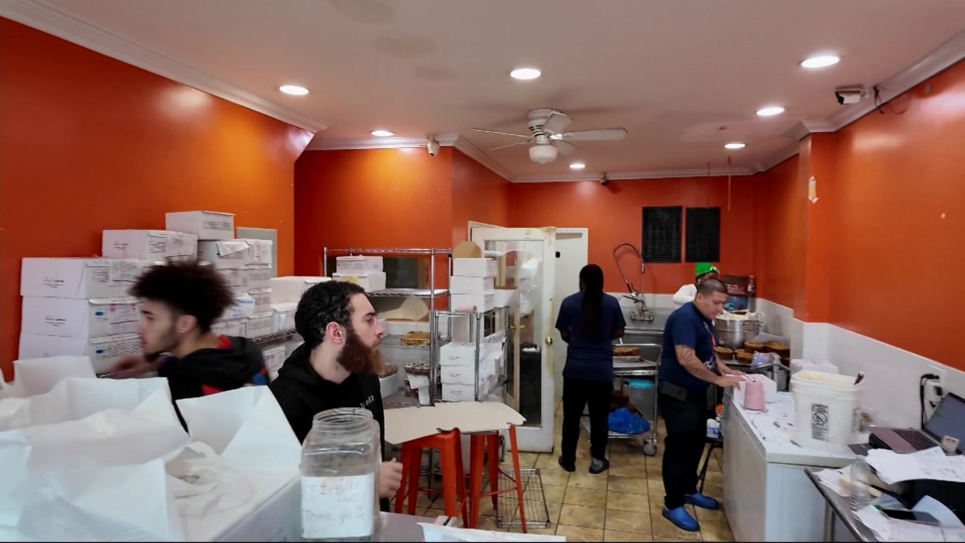 Bronx businesses gear up for busy Thanksgiving holiday