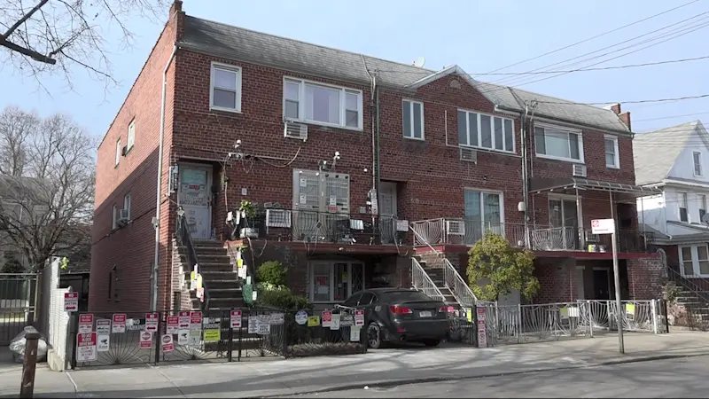 Story image: Brooklyn home takes unique approach to people blocking driveway, with dozens of 'no parking' signs