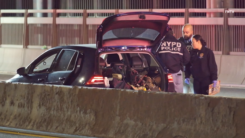 Story image: George Washington Bridge reopens after deadly shooting triggers massive traffic jams