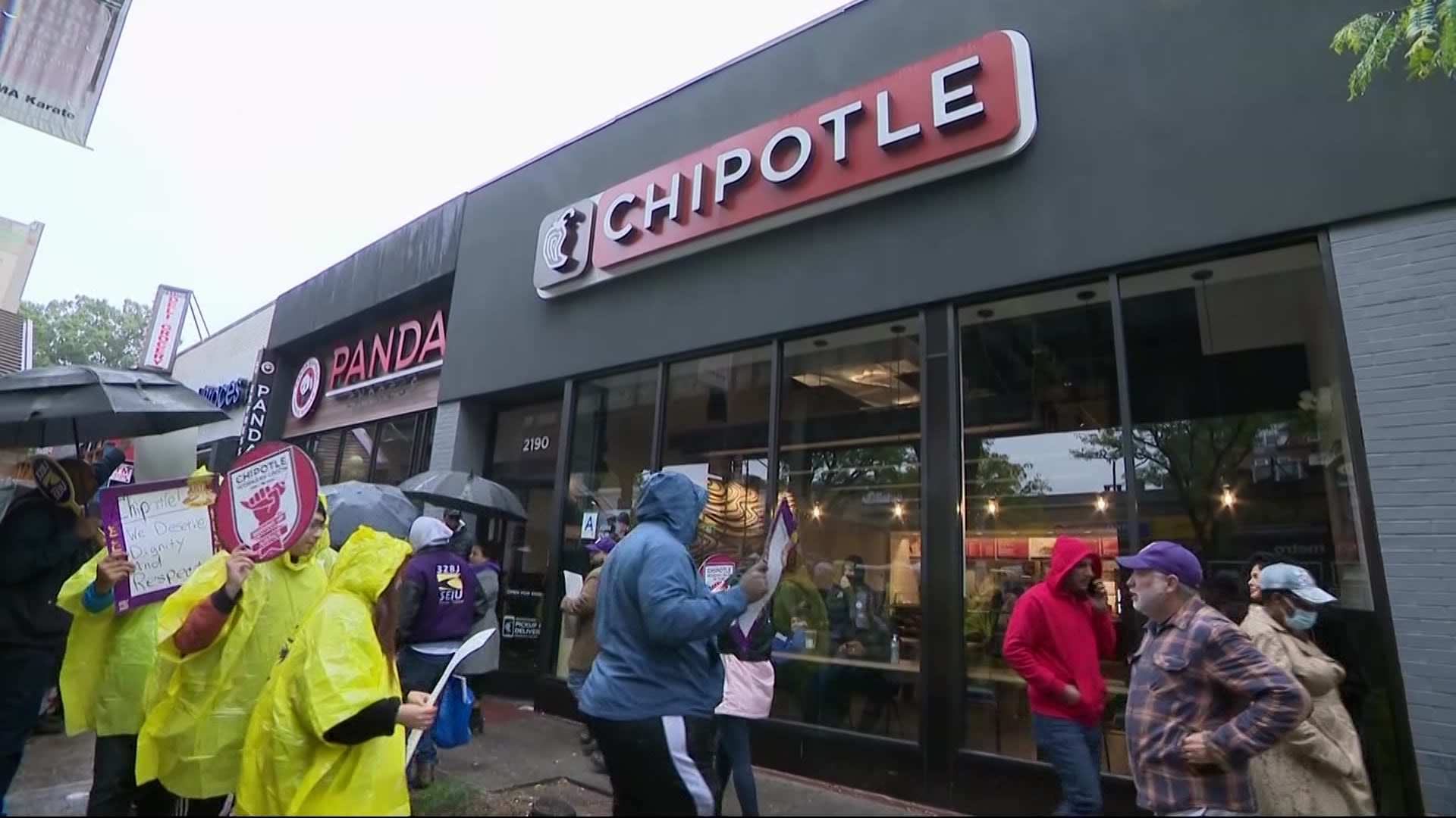 Chipotle workers rally for employee who claims she was fired while
