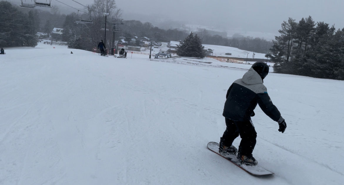 ski-sundown-opens-in-new-hartford