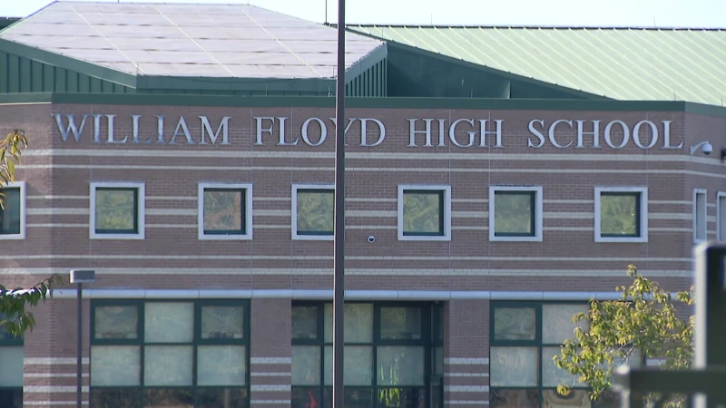 Story image: Police: 14-year-old found with loaded gun in William Floyd HS faces charges