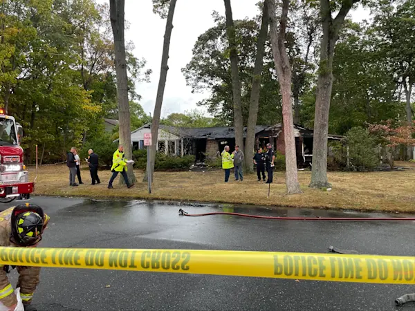 Story image: 1 dead in Oakdale house fire