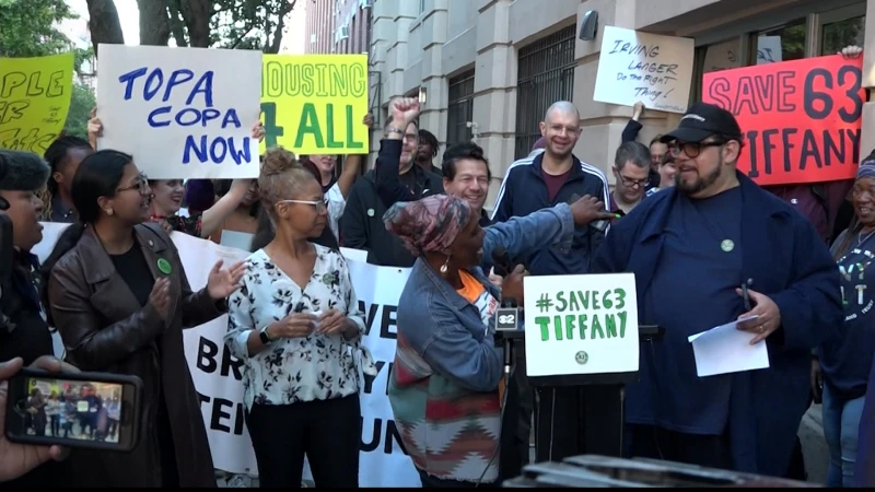 Story image: State, city-elected officials & Brooklyn tenants rally to urge landlord to sell Cobble Hill apartment