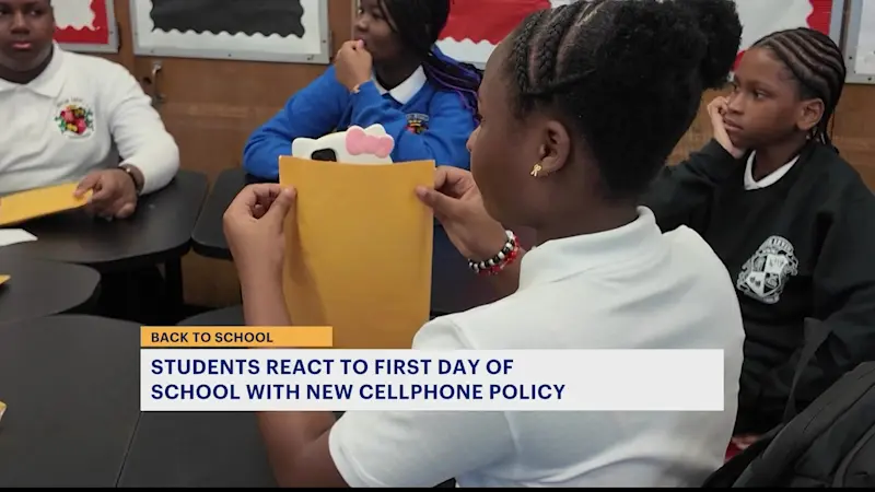 Story image: Got phones? Students adjusting to life in school without devices