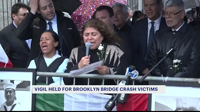 Story image: New Yorkers mourn 2 Mexican sailors killed in Brooklyn Bridge ship collision