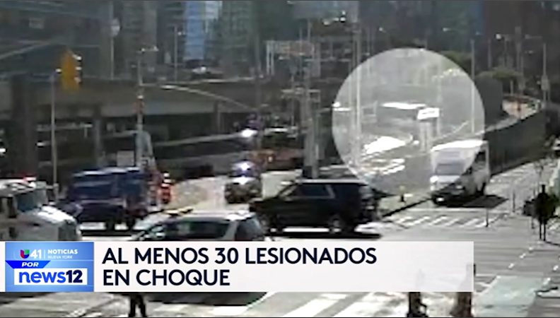 Story image: Univision 41 News Brief: Al menos 30 lesionados en choque