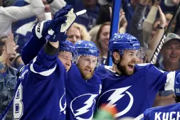 Stamkos scores twice, Tampa eliminates Rangers with 2-1 win in Game 6