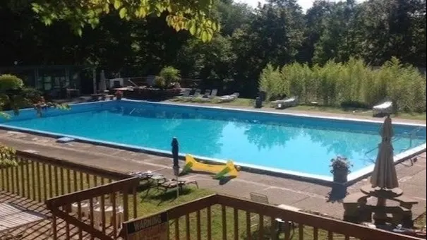 pool.jpg