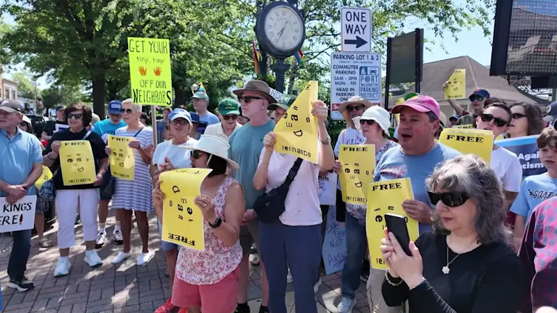 Story image: Port Washington community rallies for bagel shop manager detained by ICE